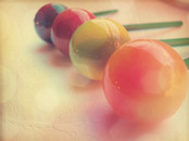 这些大牌在“杀熟”：无印良品糖果超保质期